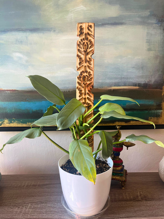 Aura – Handcrafted Wooden Plant Stake