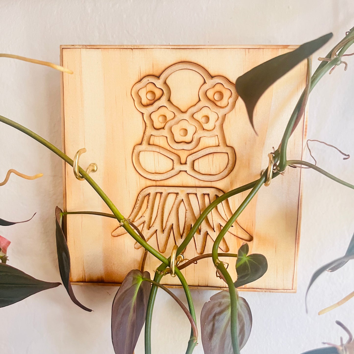 Wooden_wall_trellis_for_plants_or key holder with_Hawaii Hula design