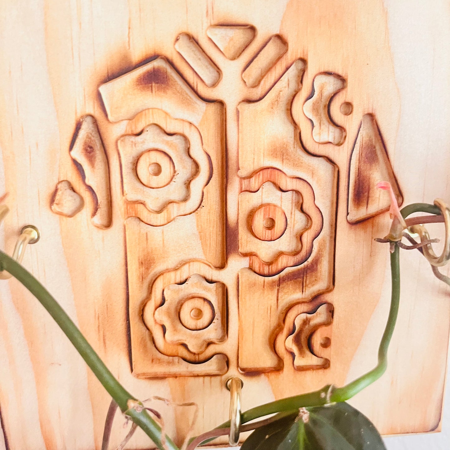 Wooden_wall_trellis for_plants_or key holder with_Hawaii Shirt design closeup